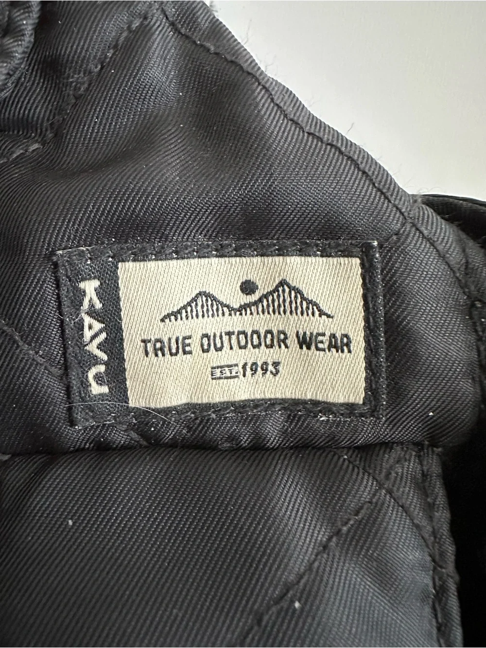 Kavu Quilted Black Crossbody Sling Bag - Picture 9 of 10